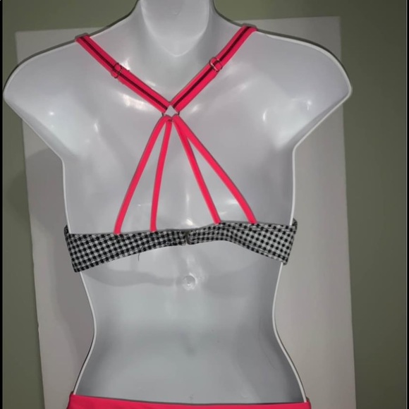 Bikini - Picture 4 of 4